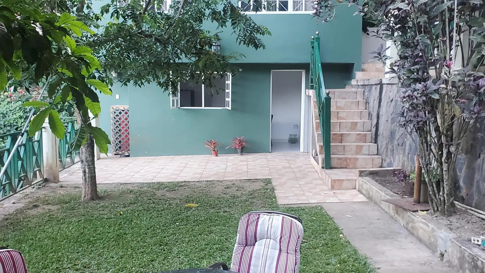 Homestay Hillcrest Sanctuary Apartment Maraval